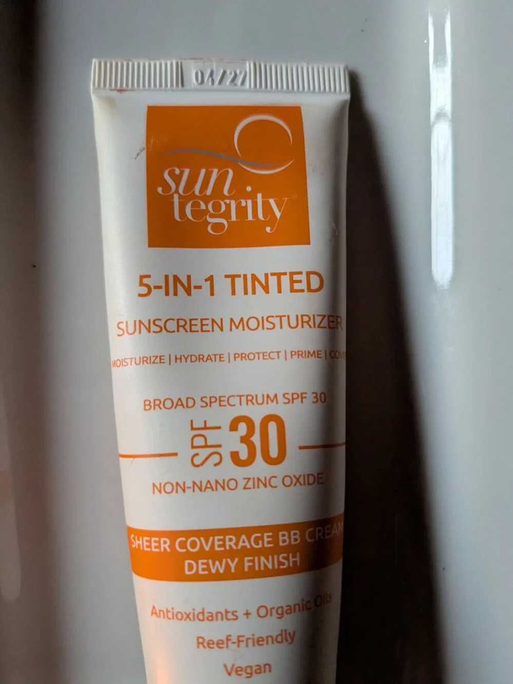 Suntegrity 5-IN-1 Tinted Sunscreen Moisturizer, Broad Spectrum SPF 30 |